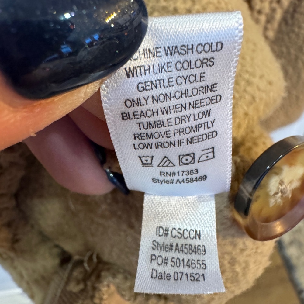 Koolaburra by UGG Sherpa Oversized Plush Cardigan
Size Small - Picture 6 of 6